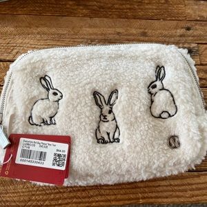 NEW Lululemon Everywhere Belt Bag 1L Fleece New Years Lunar Rabbit Sherpa White